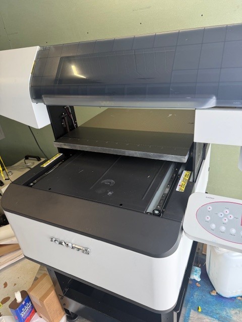 Xante uv flatbed printer used in excellent condition