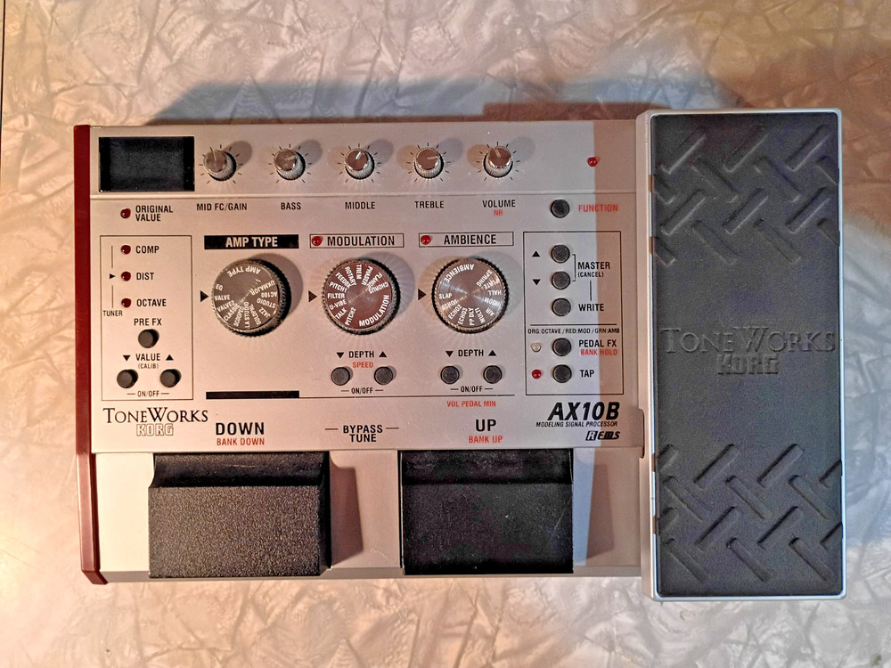 Korg ToneWorks AX10B Modeling Signal Processor Guitar Multi Effect 2004 *Tested*