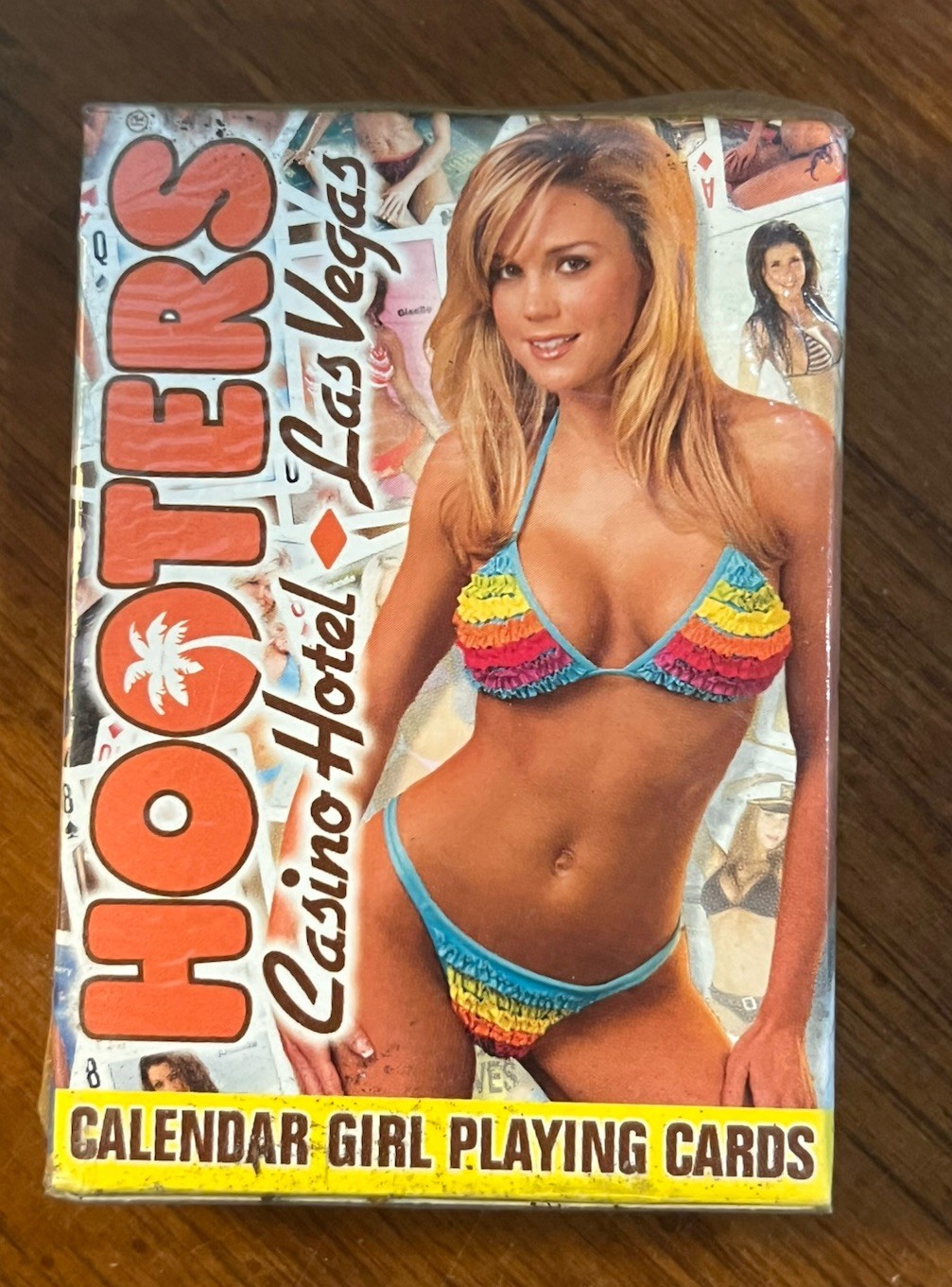 HOOTERS Casino Hotel Las Vegas 2006 Calendar Girls Playing Cards 52 Deck NEW