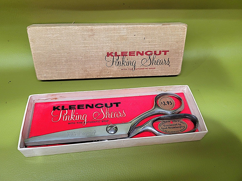 VINTAGE 1950s KLEENCUT PINKING SHEARS w/ BOX
