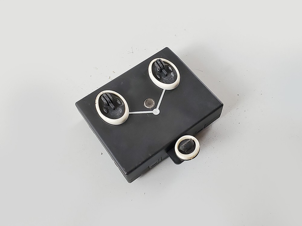 2009 - 2011 Audi A4 B8 Door Computer Control Module Front Passenger Right Oem