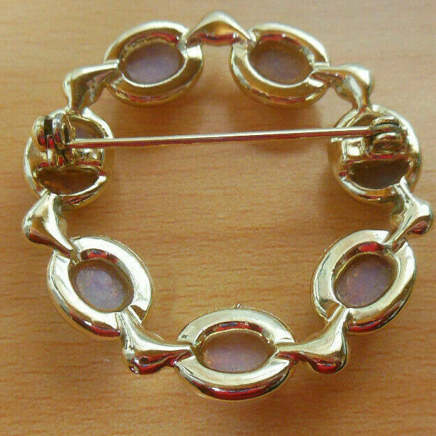 Foiled Cabochon Stone Brooch