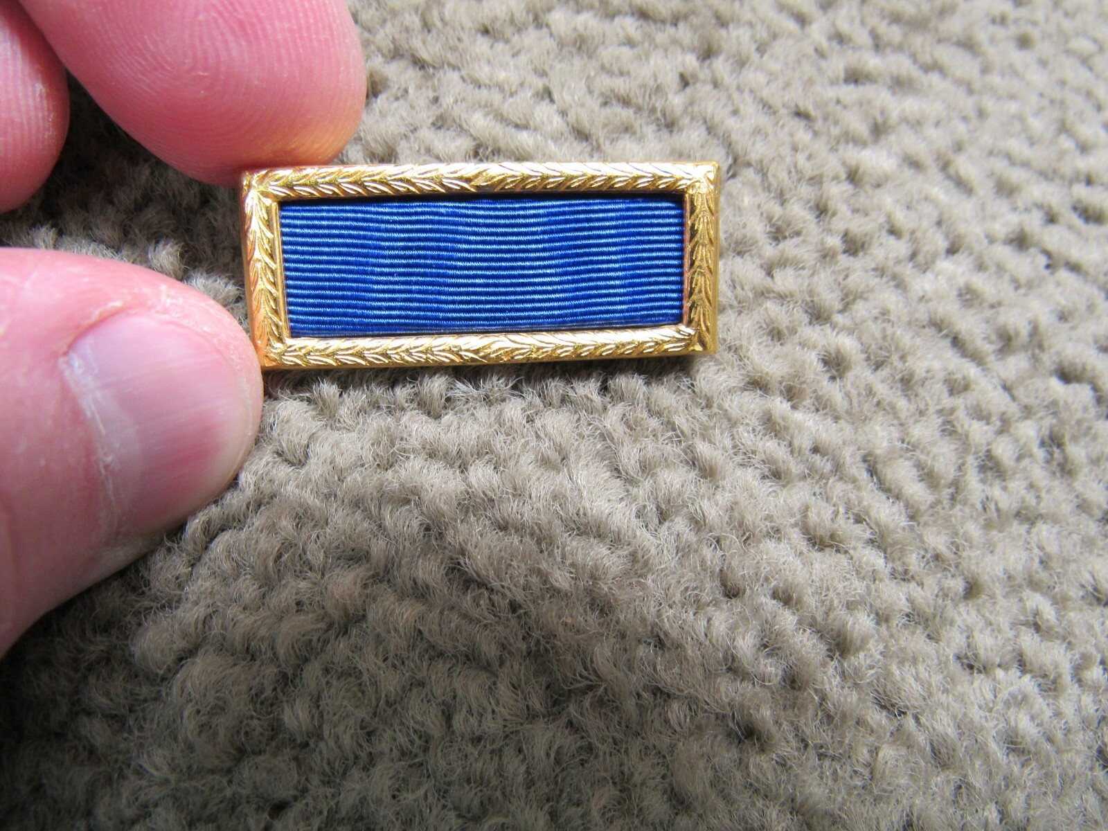 US WW2 Presidential Unit Citation Pin Back Original In govt Paper NOS