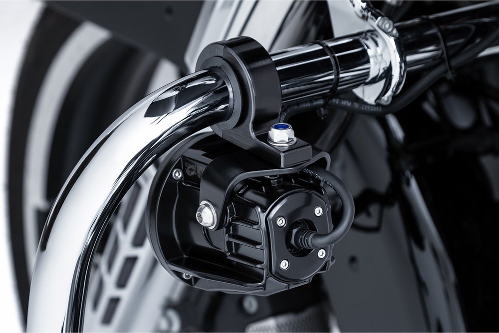 CIRO 45019 Spotlight w/ Engine Guard Mount - Black