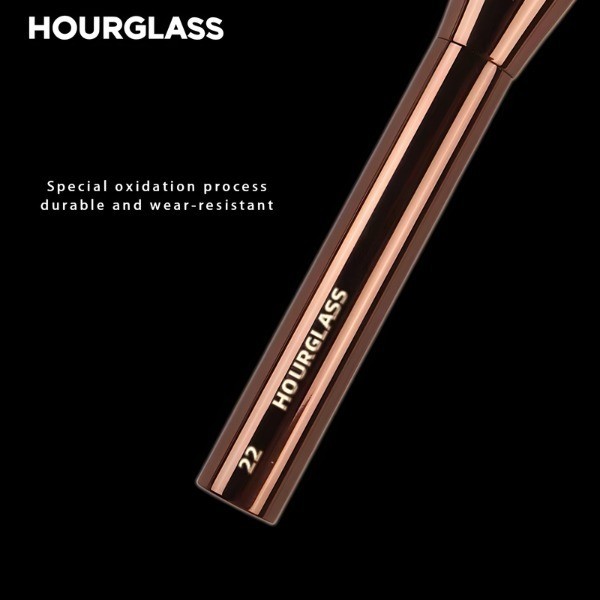 Hourglass 022 Angled Liquid Foundation Brush – Cream Base Makeup Blending Tool
