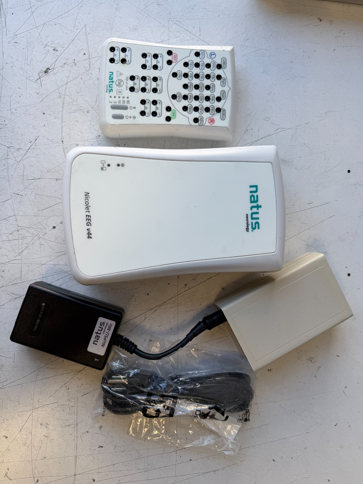 Natus Nicolet v44 EEG amplifier and headbox (HB-4 v44) w/Microphone/Power Supply