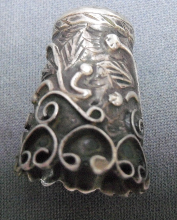 VINTAGE STERLING SILVER THIMBLE