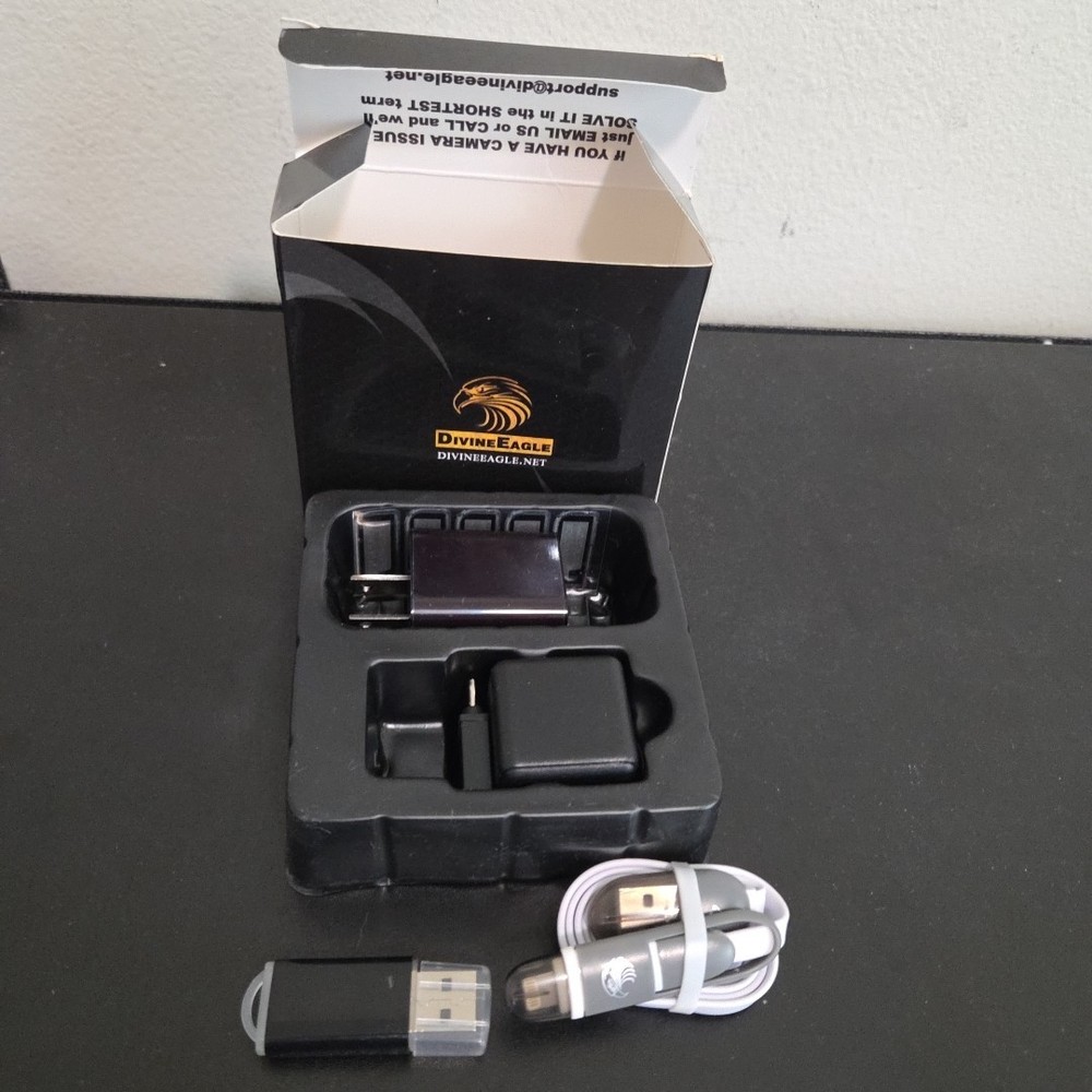 Divine Eagle Smart Charger MEE007 Open Box