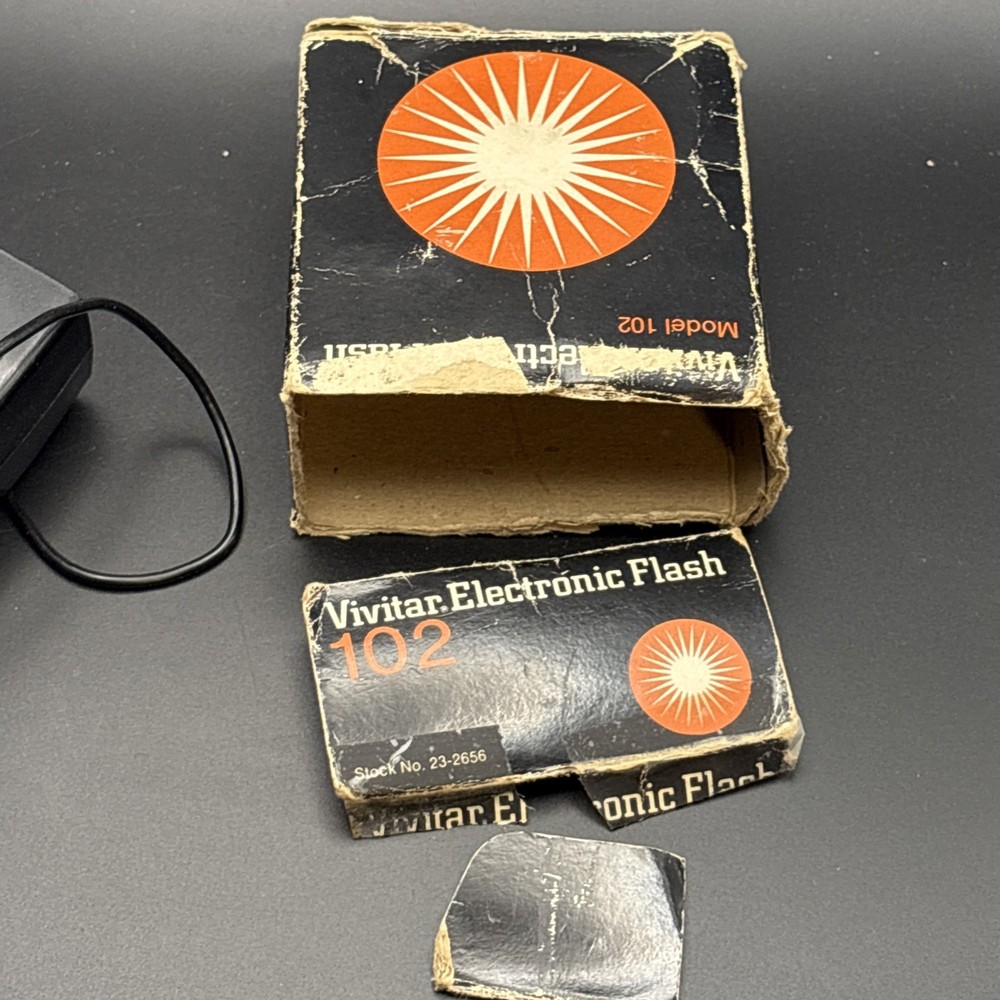 Vivitar Electronic Flash Model 102