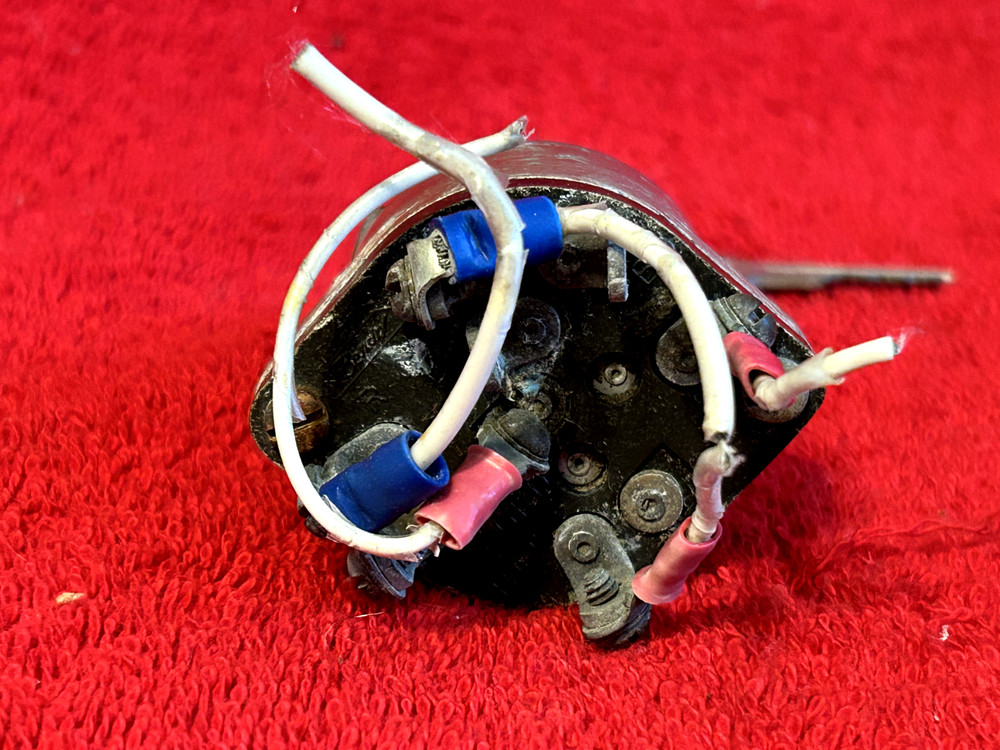 BENDIX AIRCRAFT IGNITION SWITCH P/N 10-357210-1F WITH KEY