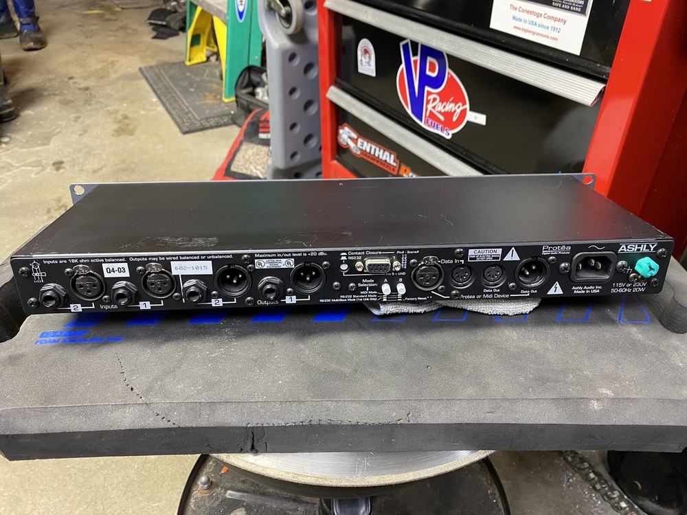 ASHLY digital graphic equalizer