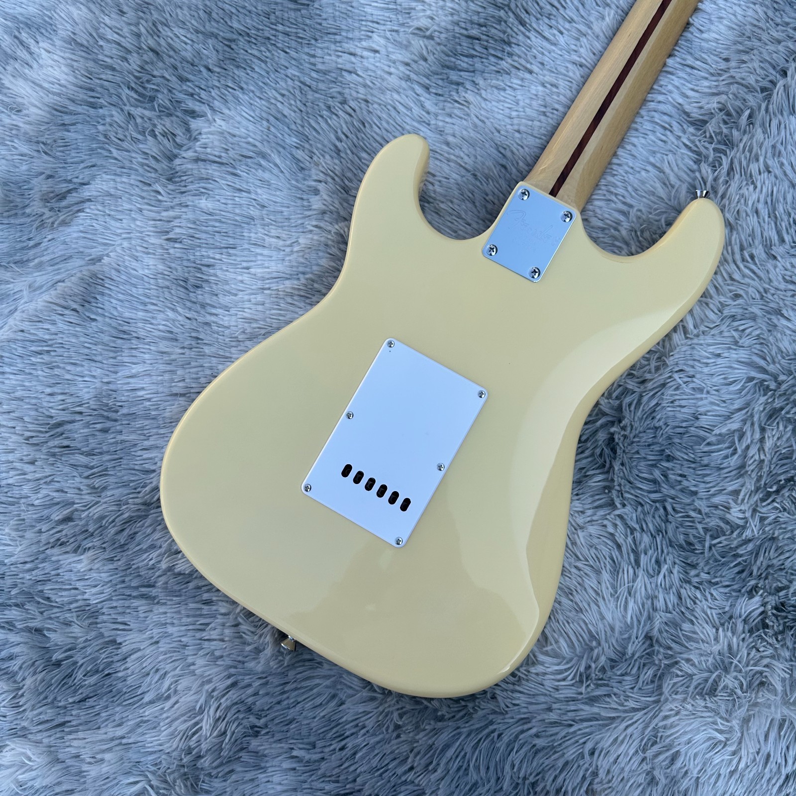 Milk white ST electric guitar/SSS pickup/white guard/silver tuner/from US