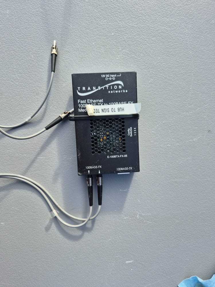 Fast Ethernet 100Base-TX to 100Base-FX Media Converter E-100BTX-FX-05