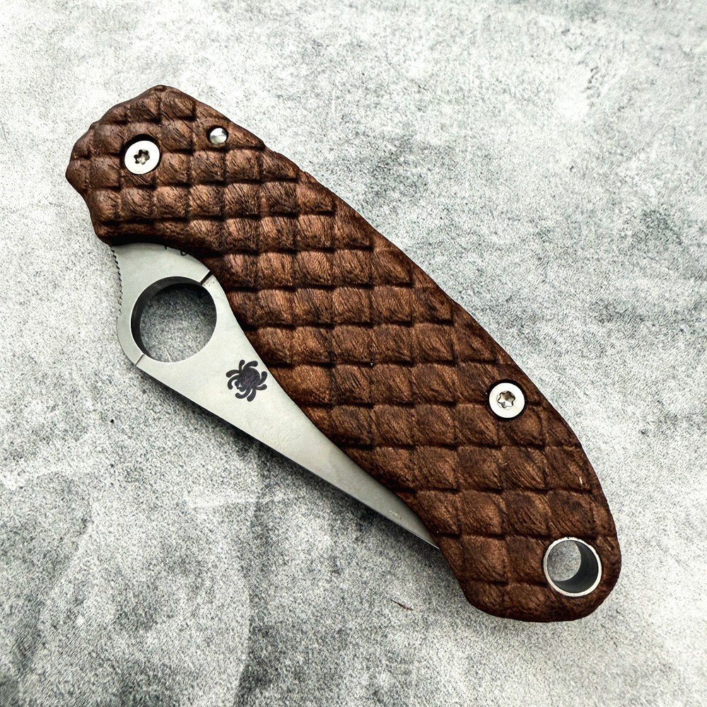 Dragonscale walnut scales for Spyderco Paramilitary 3