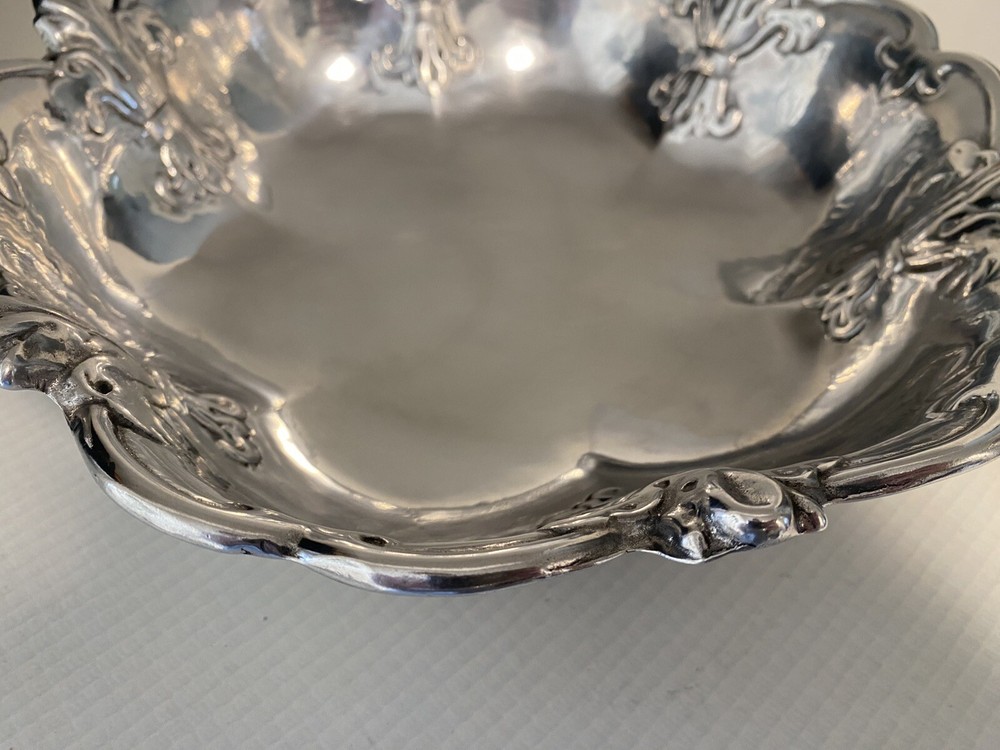Fruit Bowl Silver fleur de lys 2009 Read The Description