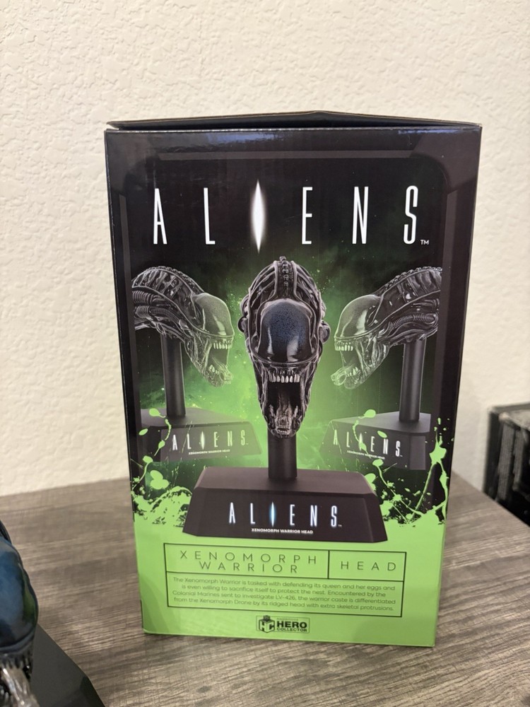 ALIEN XENOMORPH WARRIOR HEAD Figure With Stand