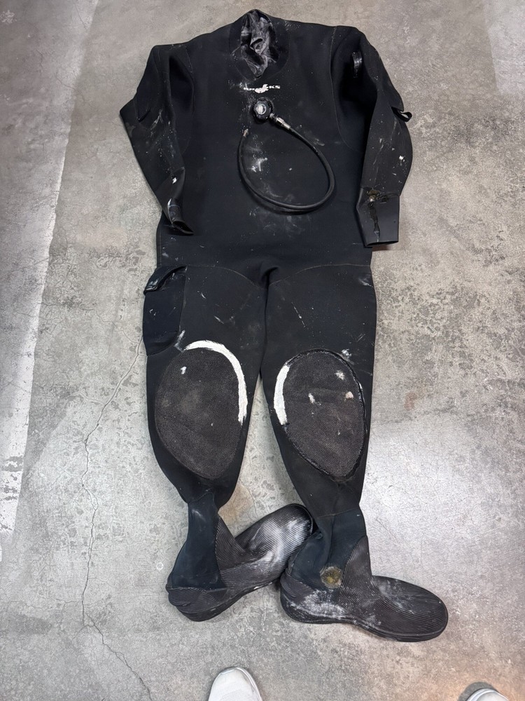 Brooks Drysuit Size XL