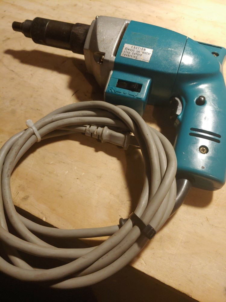 MAKITA 6701 B, DRYWALL SCREWDRIVER