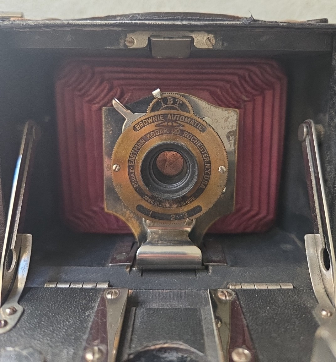 * 1907 Kodak No.2 Folding Pocket Brownie Model B Camera 120 Burgundy Red Bellows