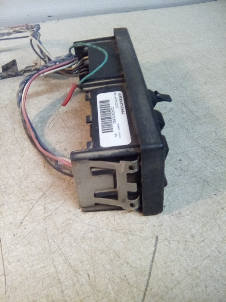 International Dash Switch Panel 32337