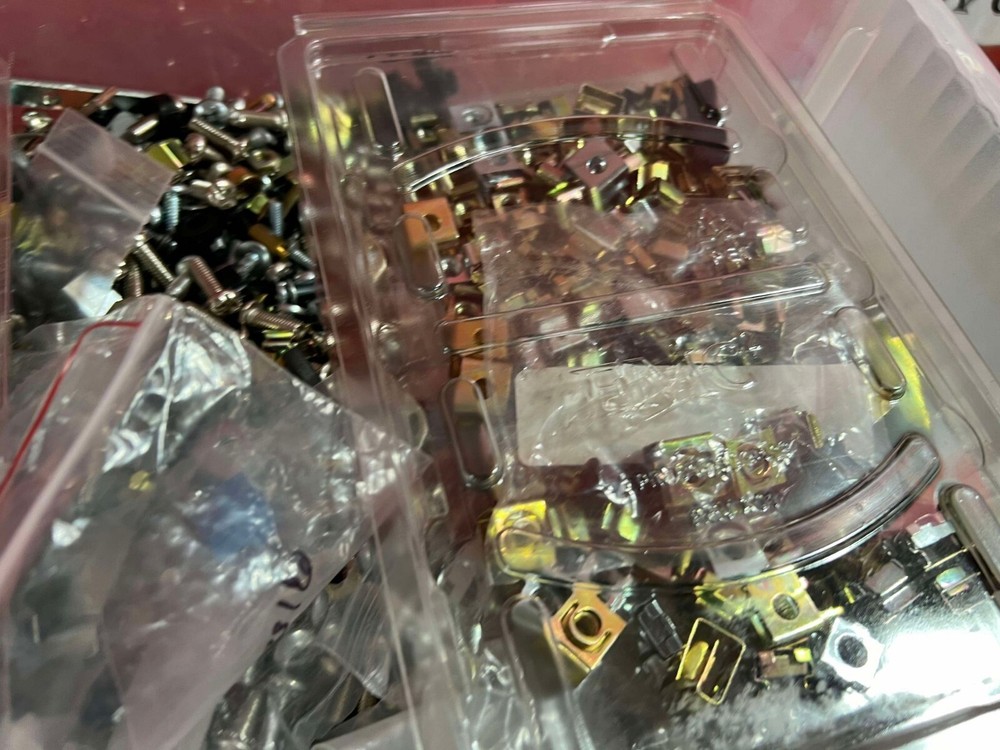 40 LB Rack Mount Screws and Cage Nuts for Rack Mount Server Cabinet
