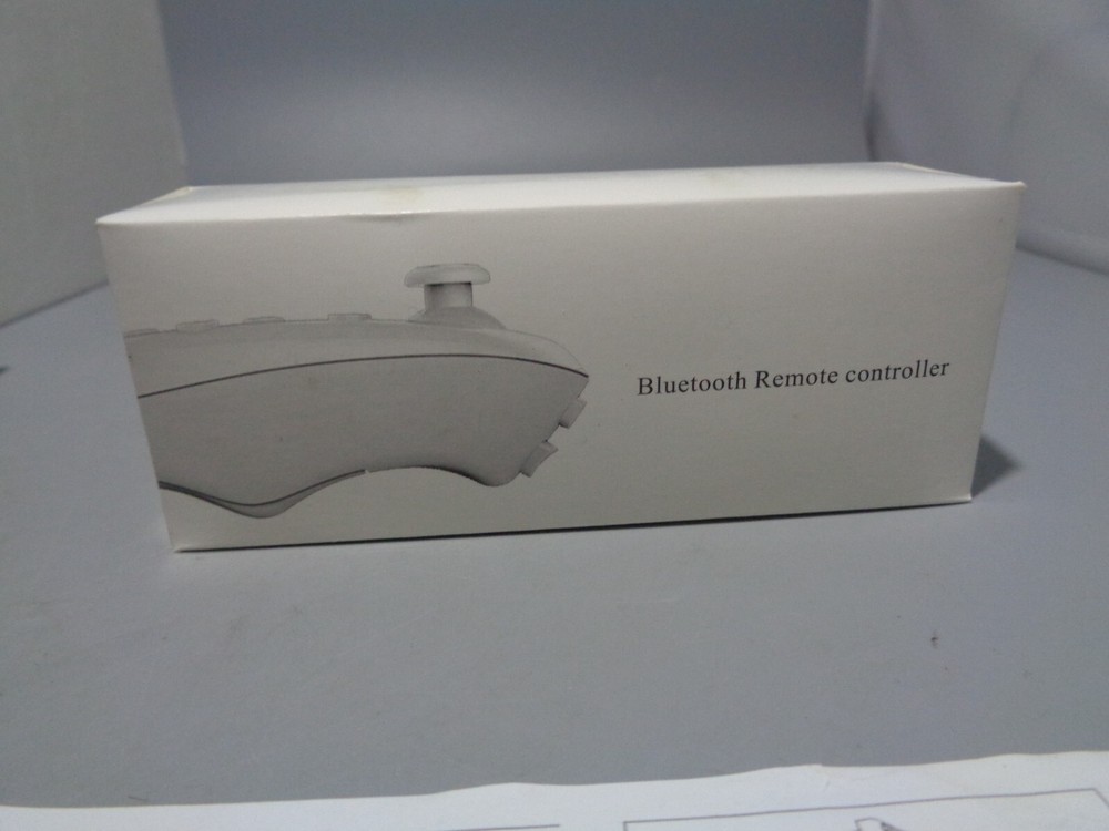 Virtual Reality Headset ROK7 VR w/Bluetooth Controller in Box