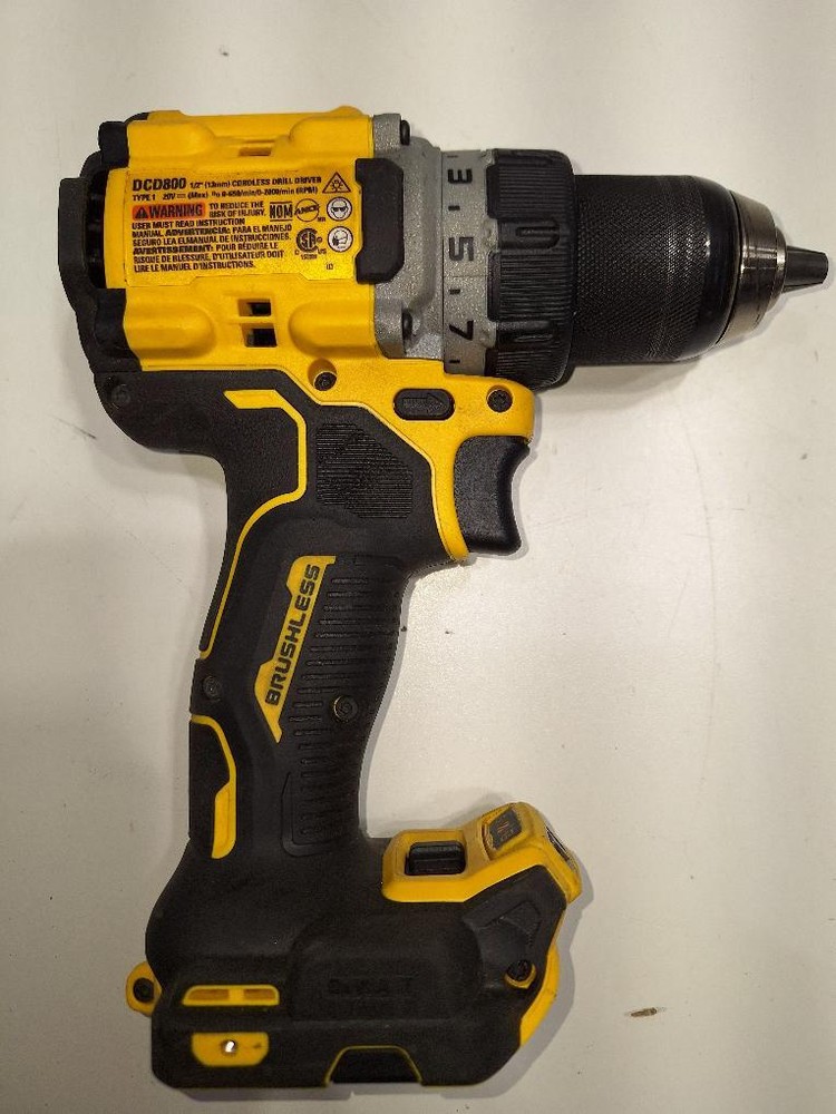DEWALT DCD800/DCL040 DRILL AND LIGHT (P11019165)
