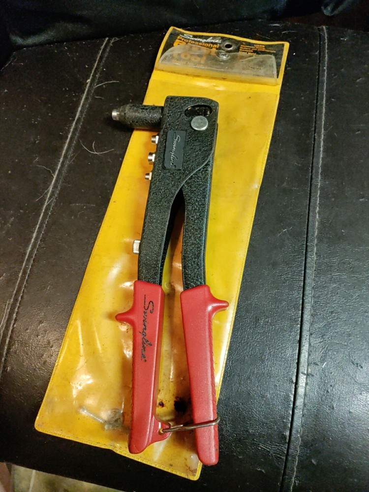 Swingline Rivet Tool CT-2 Great Condition - Includes Original Packaging
