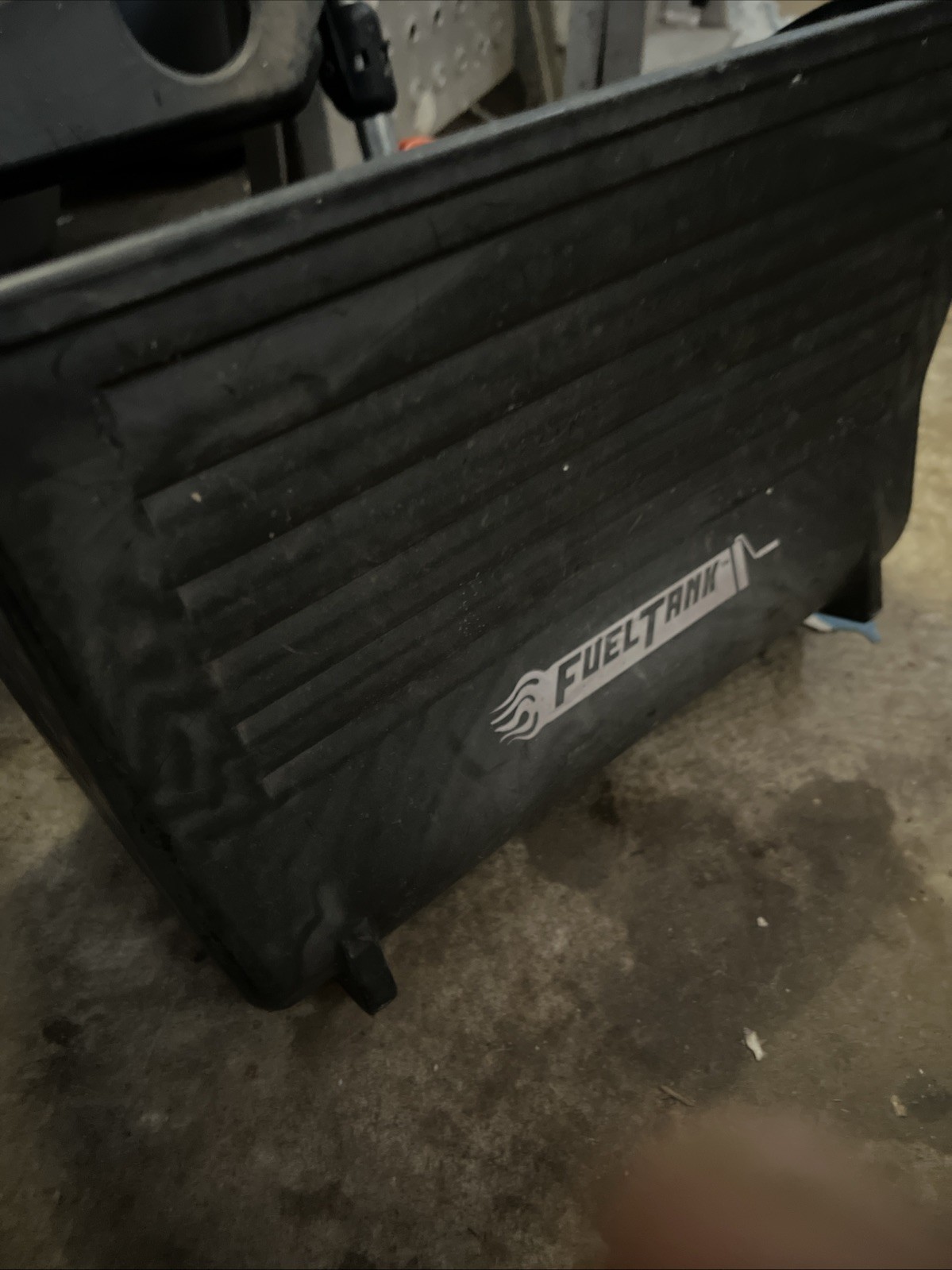 Little Giant Ladder Fuel Tank Accessory 1 Gal./ 15lbs  Capacity Paint Tool Tray