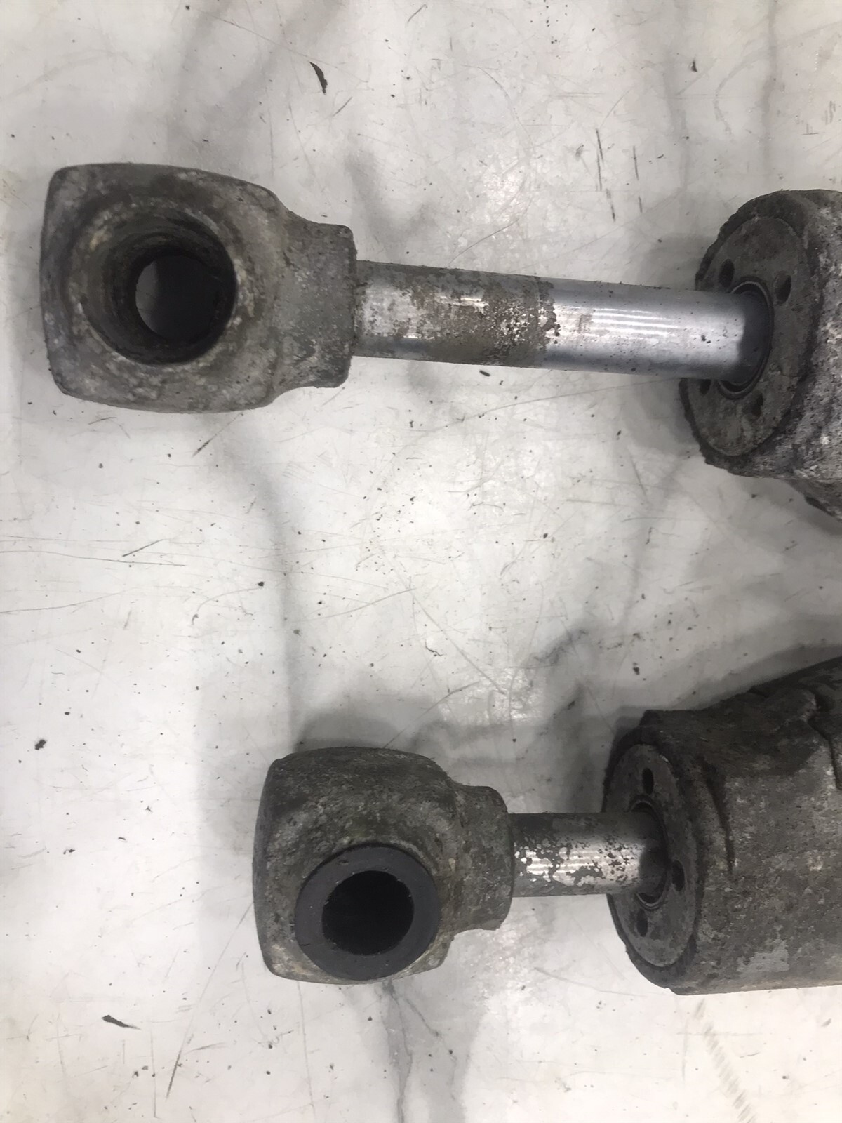 Volvo Penta Stern out drive outdrive trim tilt lift hydraulic cylinders NO SALT