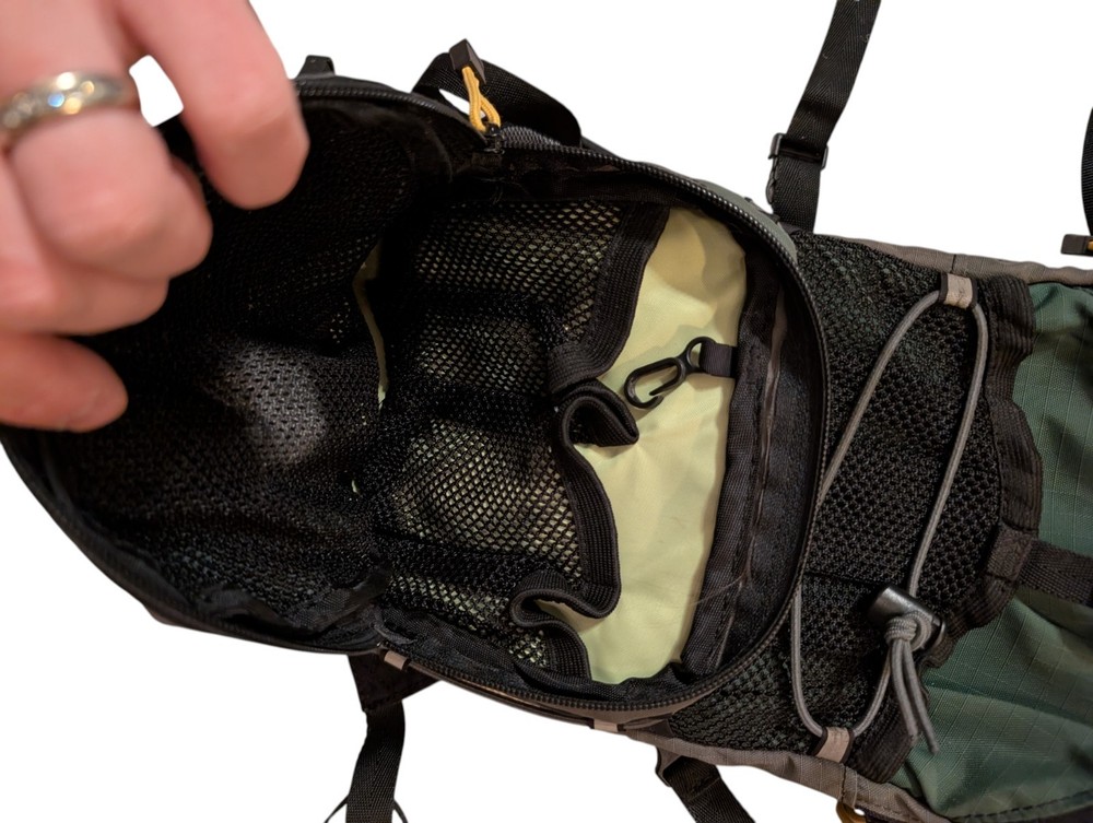 CamelBak M.U.L.E. Hydration Pack Green Black Nylon Hiking Backpack Padded Straps