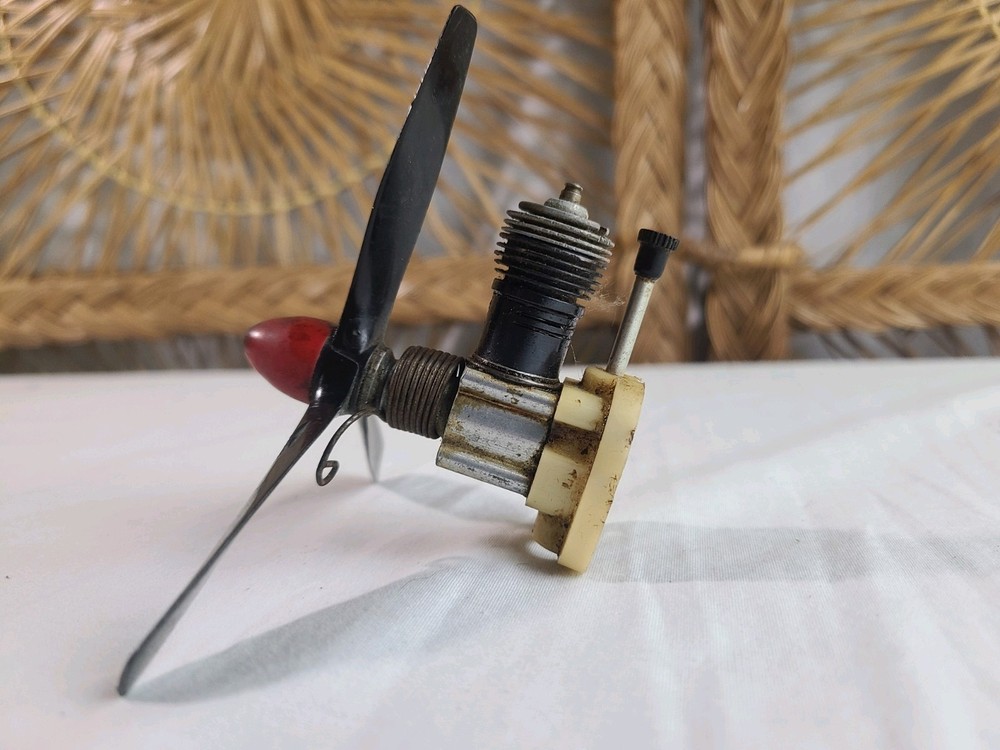 R/C Airplane Engine .049 - Working Condition
