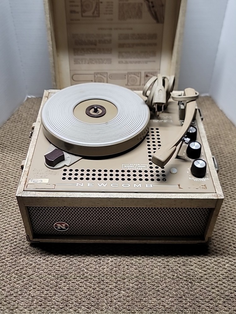 Vintage Newcomb Portable Turntable Record Player