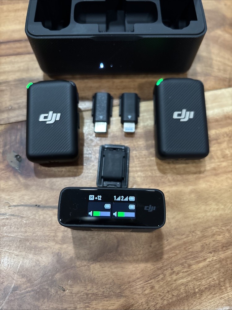 DJI Mic Dual-Transmitter Compact Digital Wireless Microphone System ASB01