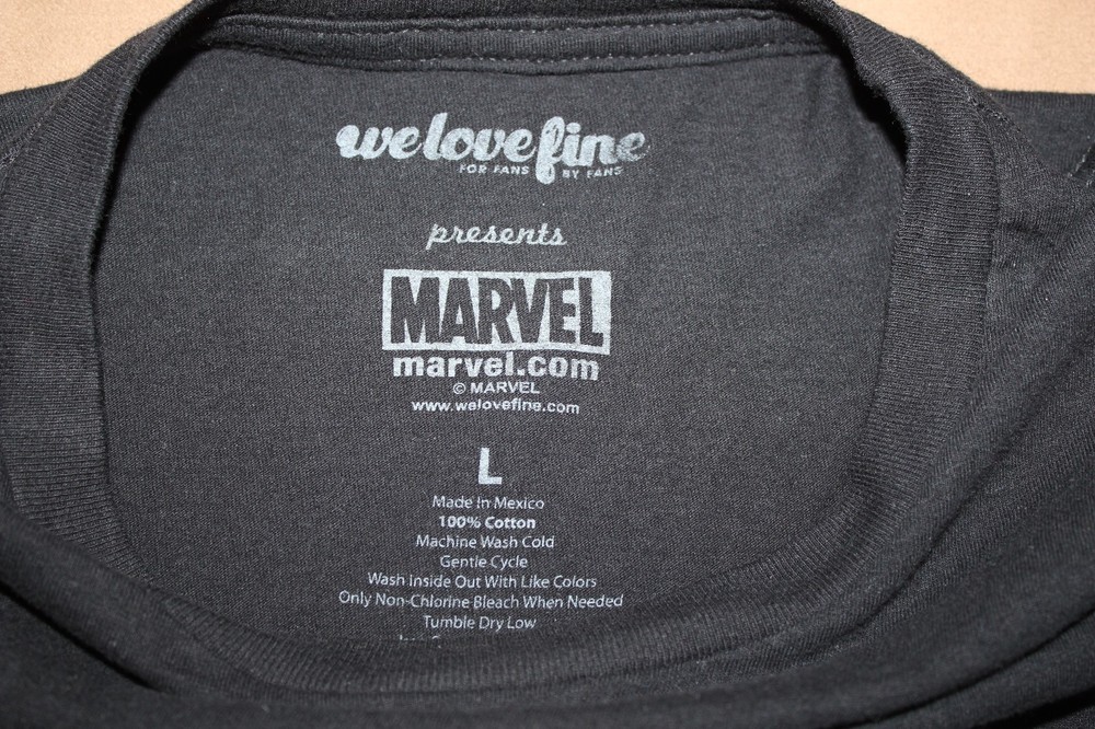 Marvel Comics "The Punisher" Tee Shirt - Large - Black