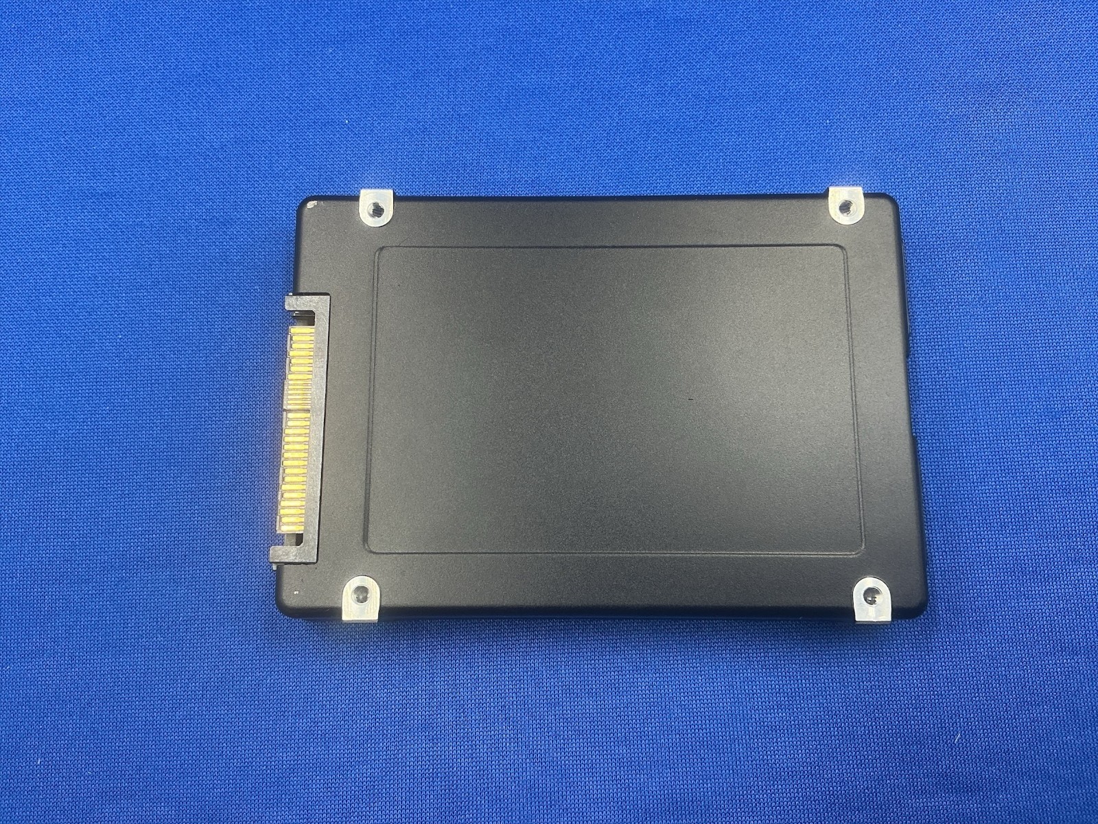 MZ-WLR7T60 Samsung PM1733 7.68TB PCIE4.0 NVME 2.5" U.2 SSD MZWLR7T6HALA