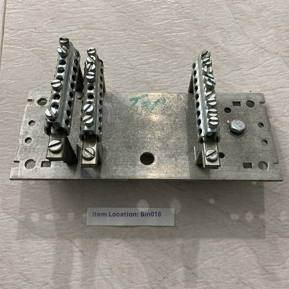 SQUARE D PANEL BOARD GROUND BAR KIT 3" Long ground 3pcs. bar kit attached.