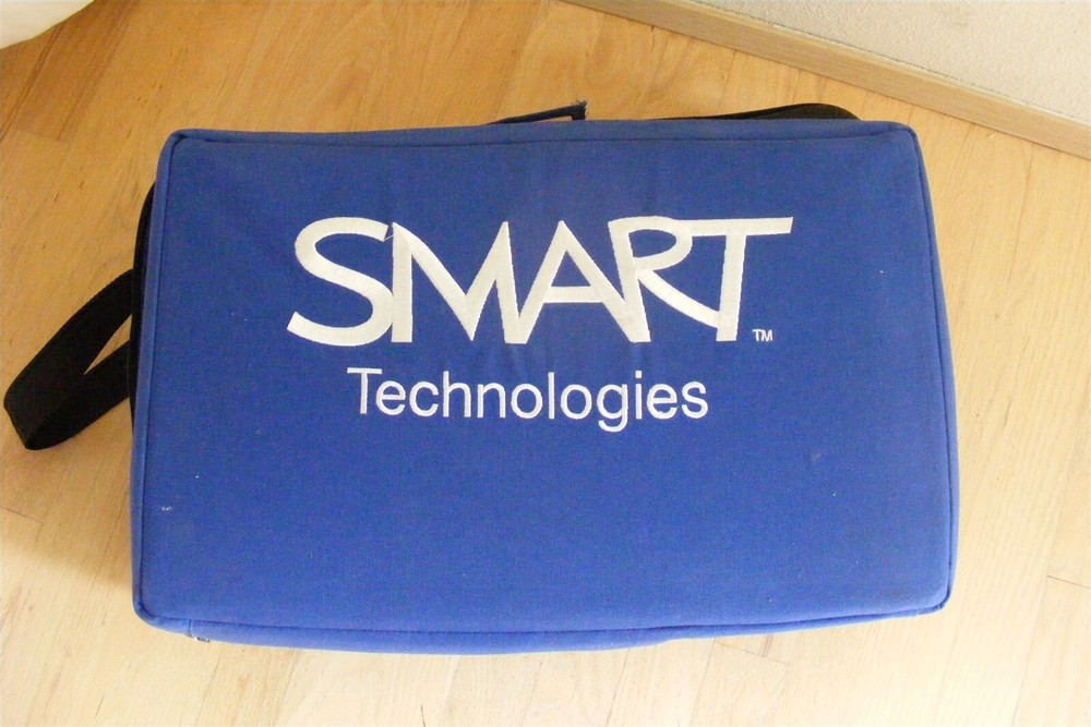 Smart Tech Senteo Interactive Response System- Receiver and 32 Student Clickers