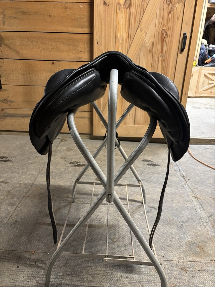 17” Collegiate Degree Mono Event Saddle