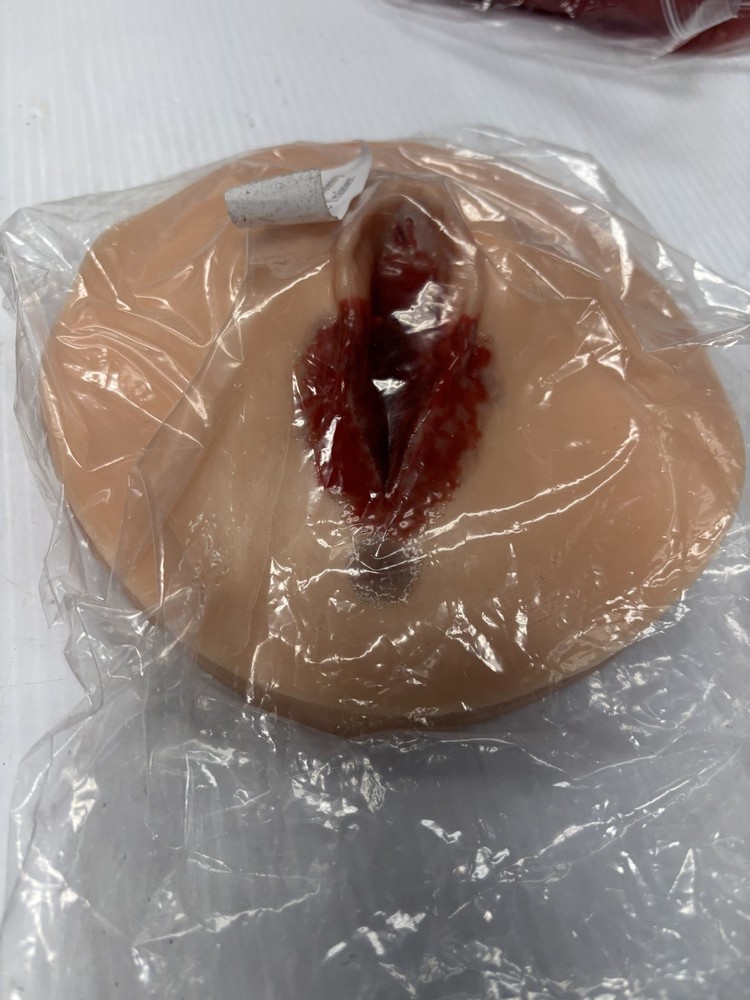 midline episiotomy suture trainer