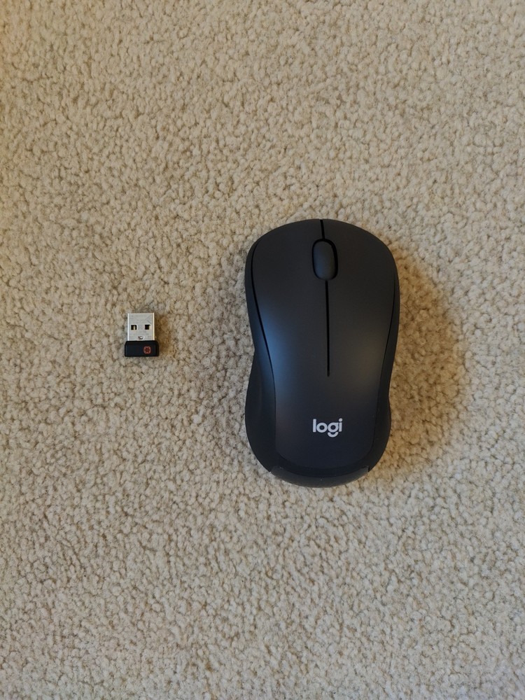 Logitech MK540 Advanced Wireless Keyboard and Mouse Combo