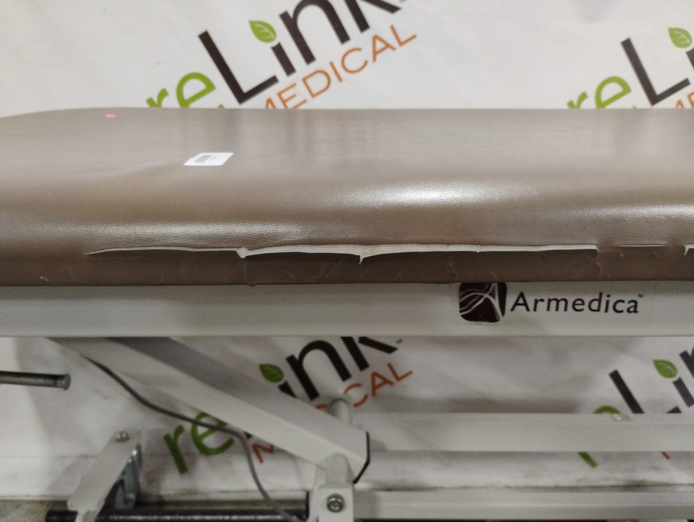 Armedica AMBA 200 Treatment Table
