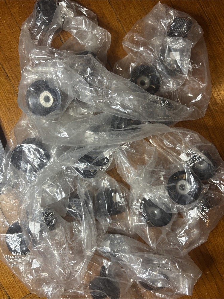 Raytheon 90-3CB-4/MS91528 - Gloss Dual Concentric Knobs