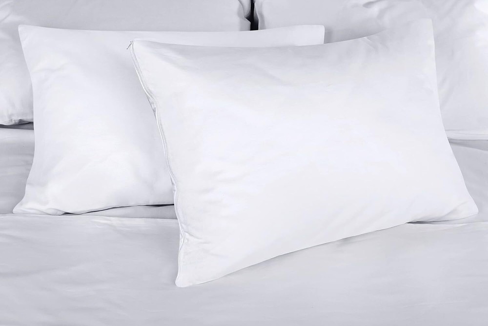 Utopia Bedding Waterproof Pillow Protector Zippered (2 Pack) Standard – Bed