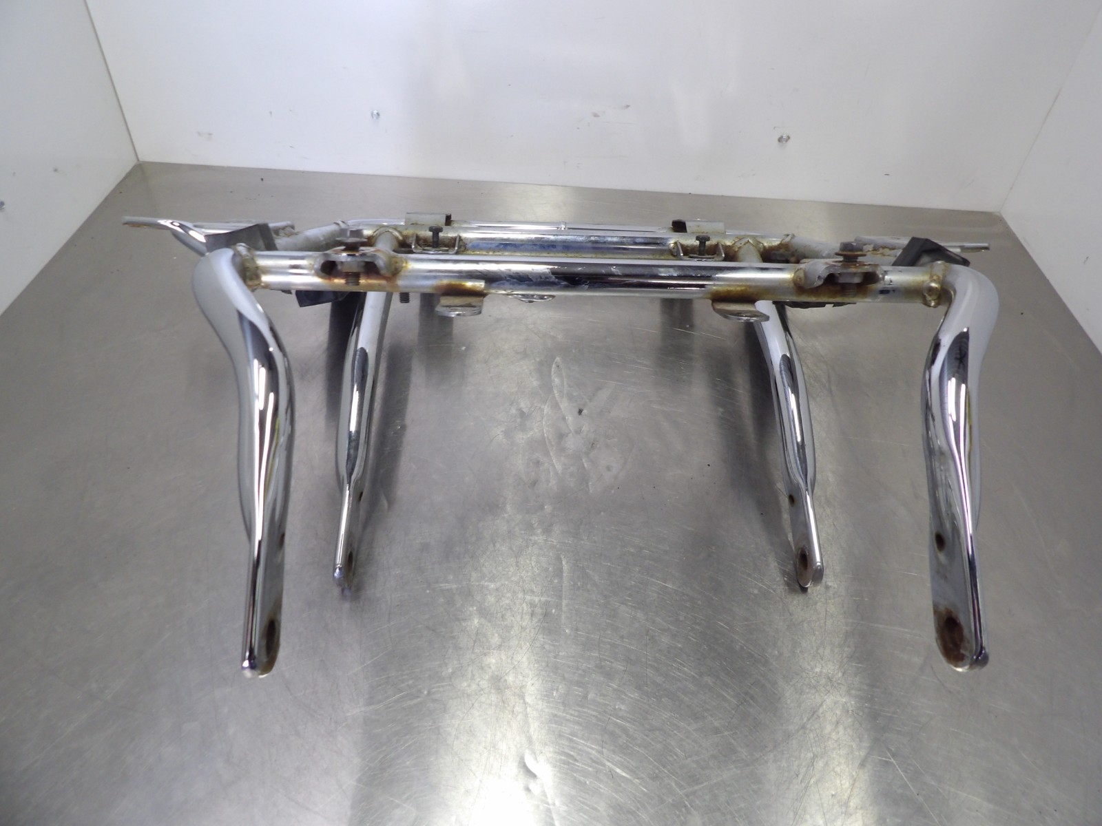 02 Yamaha Royal Star Midnight XVZ1300 rear luggage truck bracket