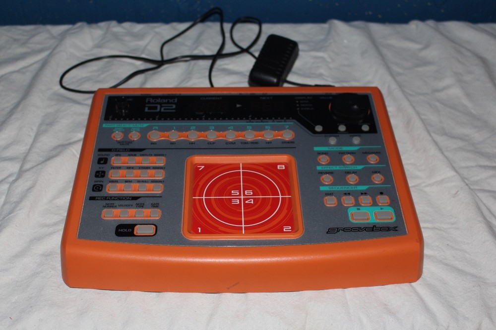 Roland D2 Groovebox Sequencer Sound Module