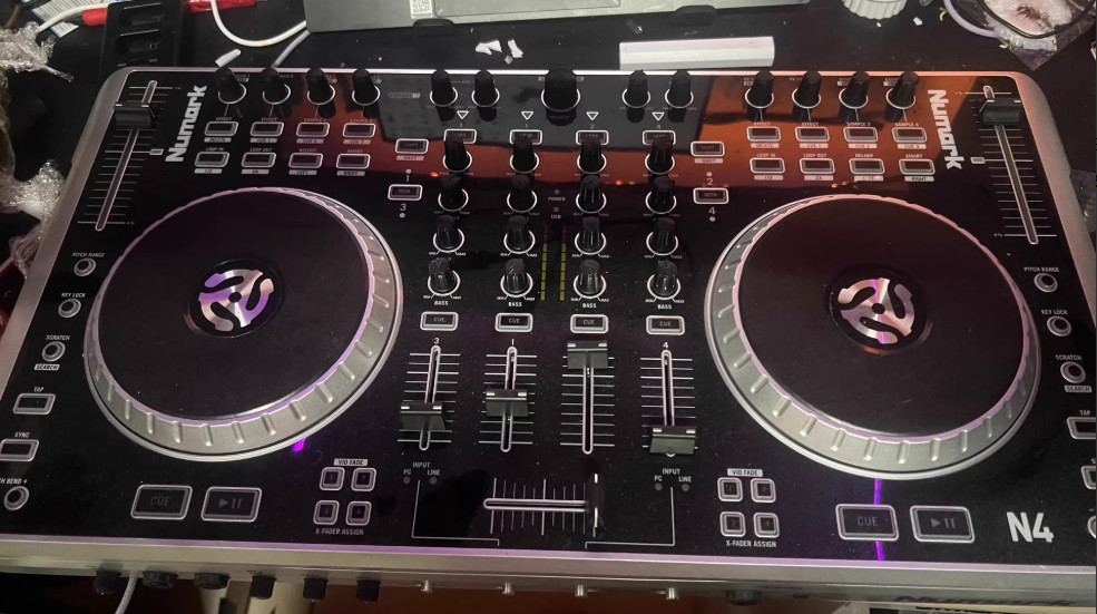 1 pcs Numark N4 DJ Controller