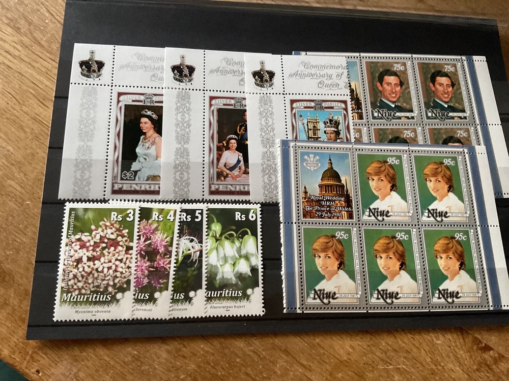 Commonwealth mint never hinged stamps  B1566