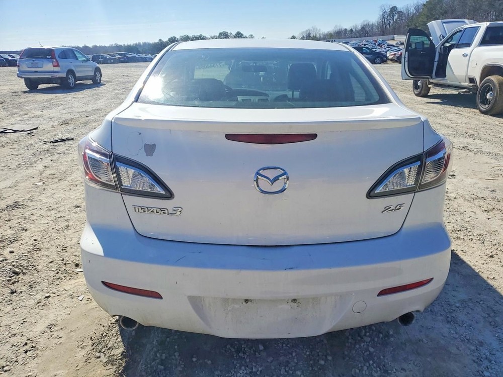 3 2011 Glove Box 4998884