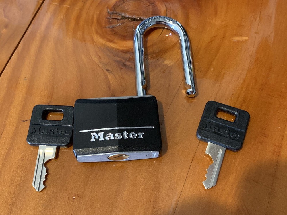 Dorm Vault Bracket Safe With Lock And Keys